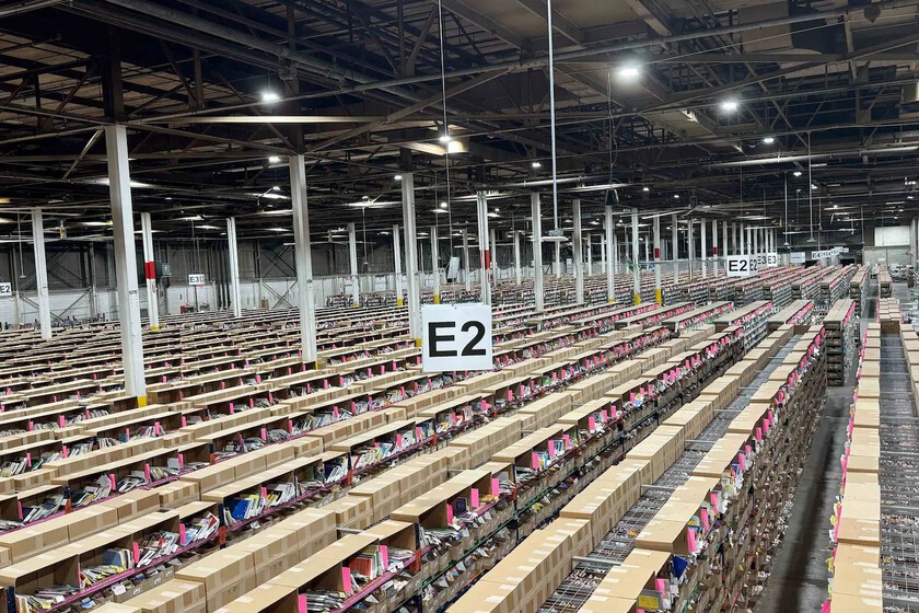 millones de libros en un almacén esperando a ser destruidos tras entrenar a una IA
