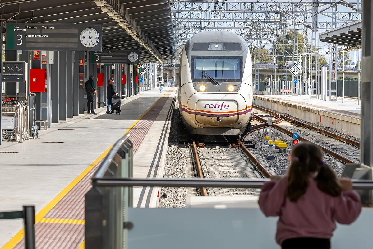Muere un trabajador de Adif mientras desempeñaba labores de mantemiento en la red de alta velocidad de la estación de Calatayud