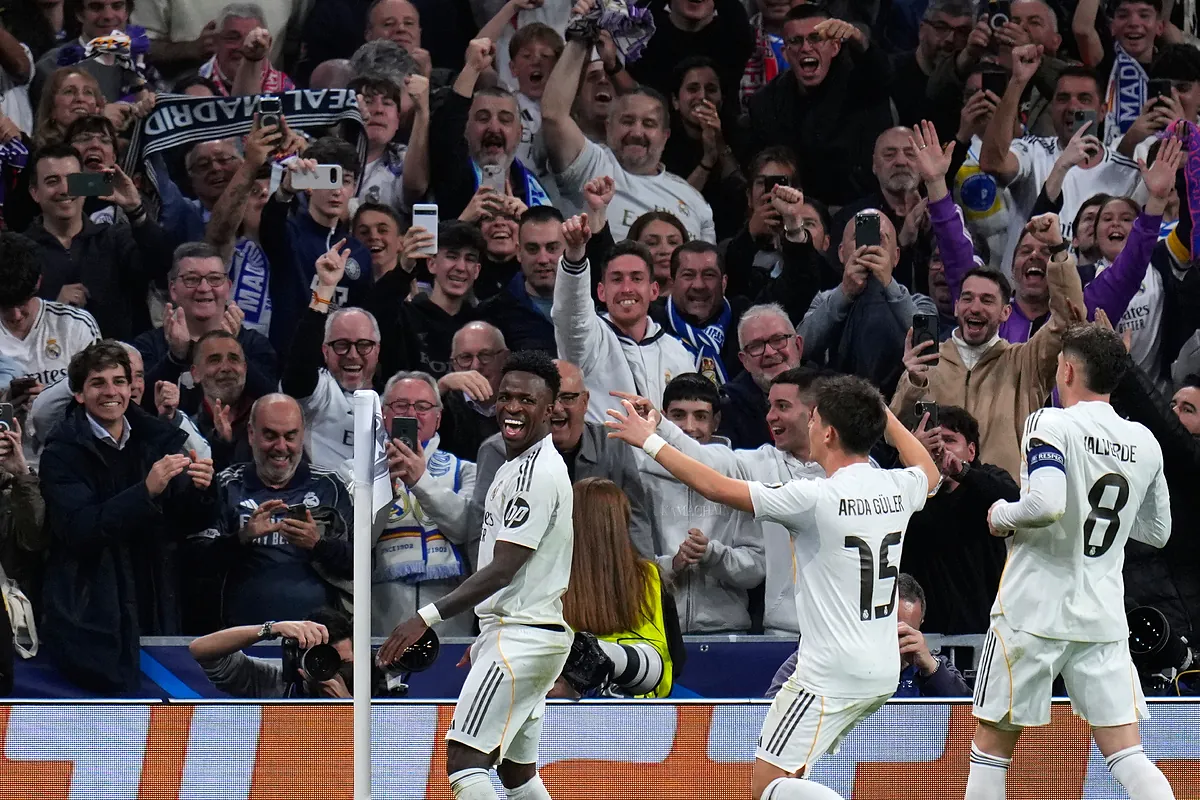 Vinicius marca y baila camino de los octavos de la Champions