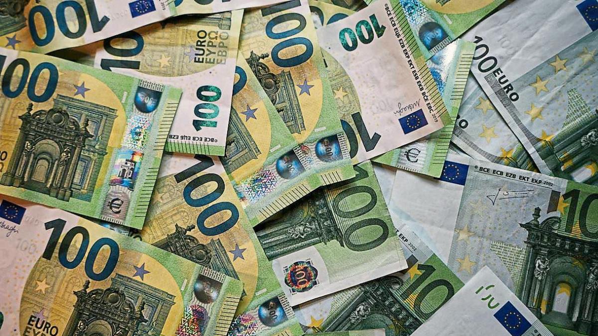 ¿Se puede donar dinero en efectivo en España o tiene que ser por transferencia? ¿Y en Catalunya?