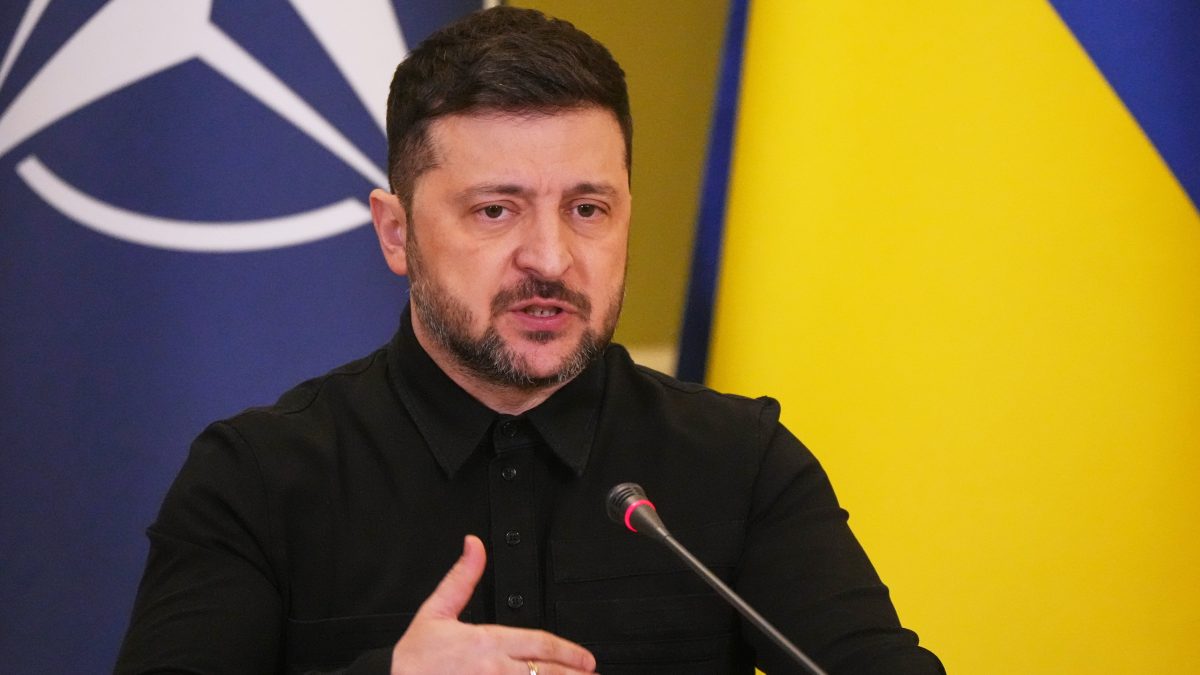 Ucrania confirma participación en posible encuentro trilateral en EE.UU.