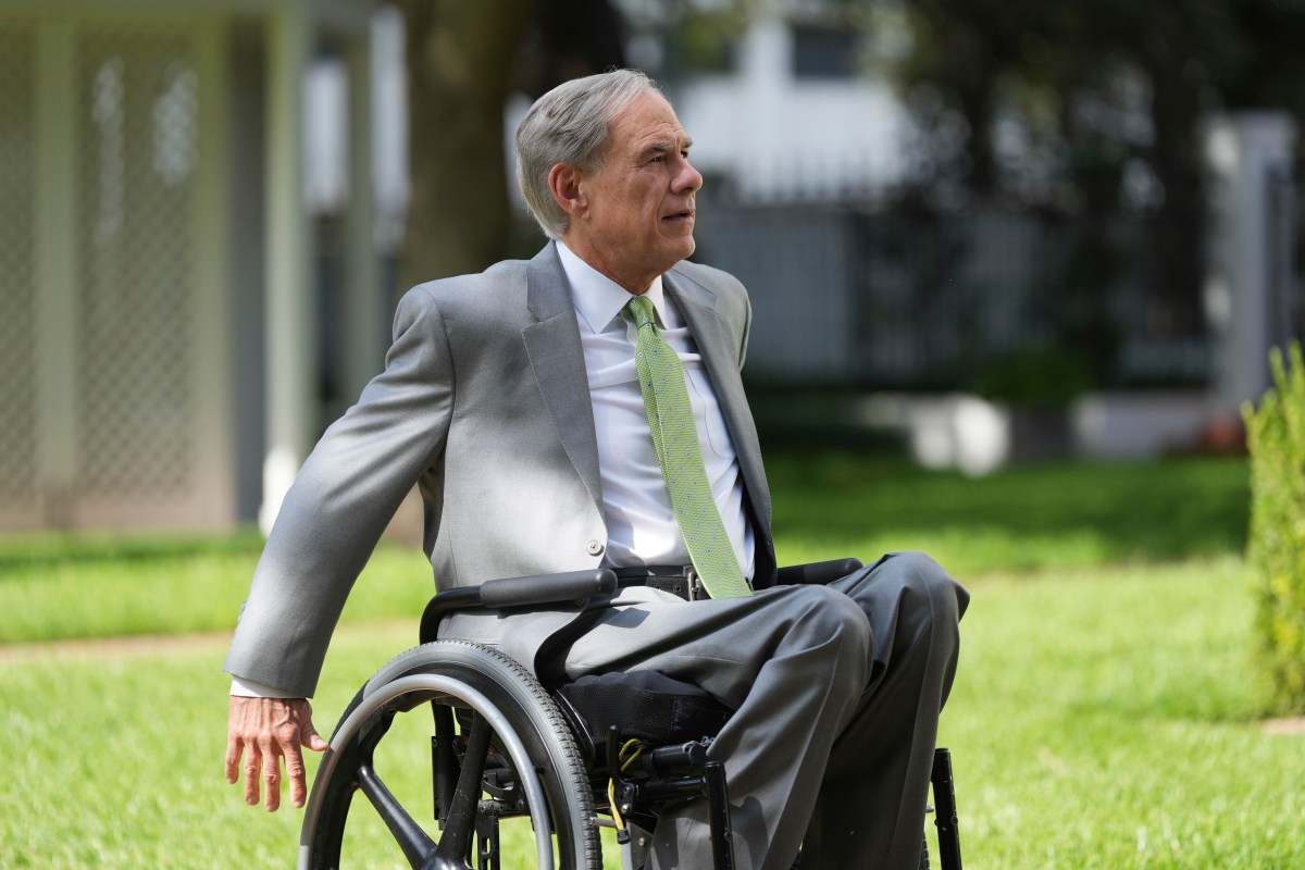 Greg Abbott moviliza a agentes en Texas a la frontera con México ante «violencia de los cárteles»