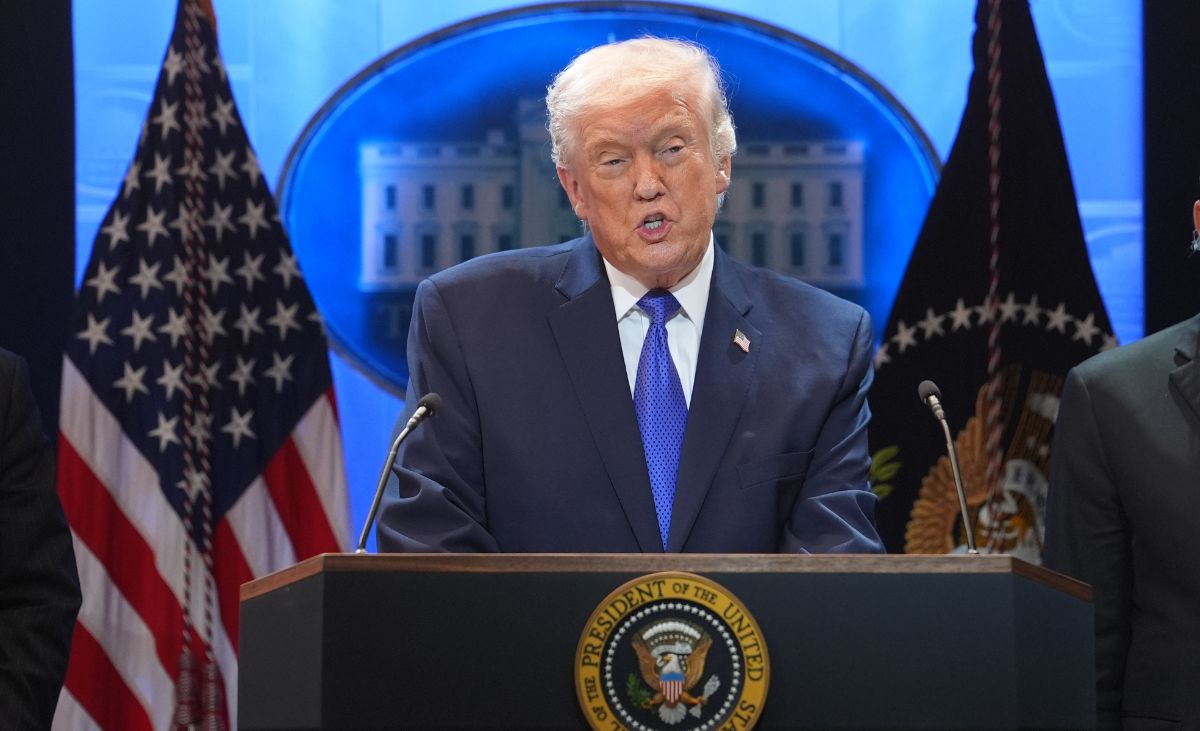 Trump impone arancel global del 10% tras fallo de la Corte Suprema