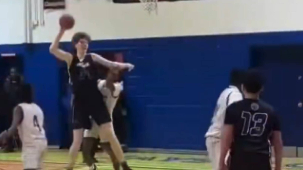 46 puntos y 19 rebotes de Jeremy Gohier