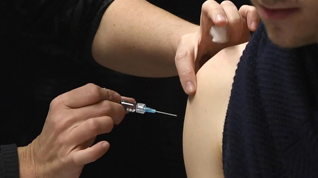 Reino Unido: dos muertos en medio de un brote de meningitis “sin precedentes”