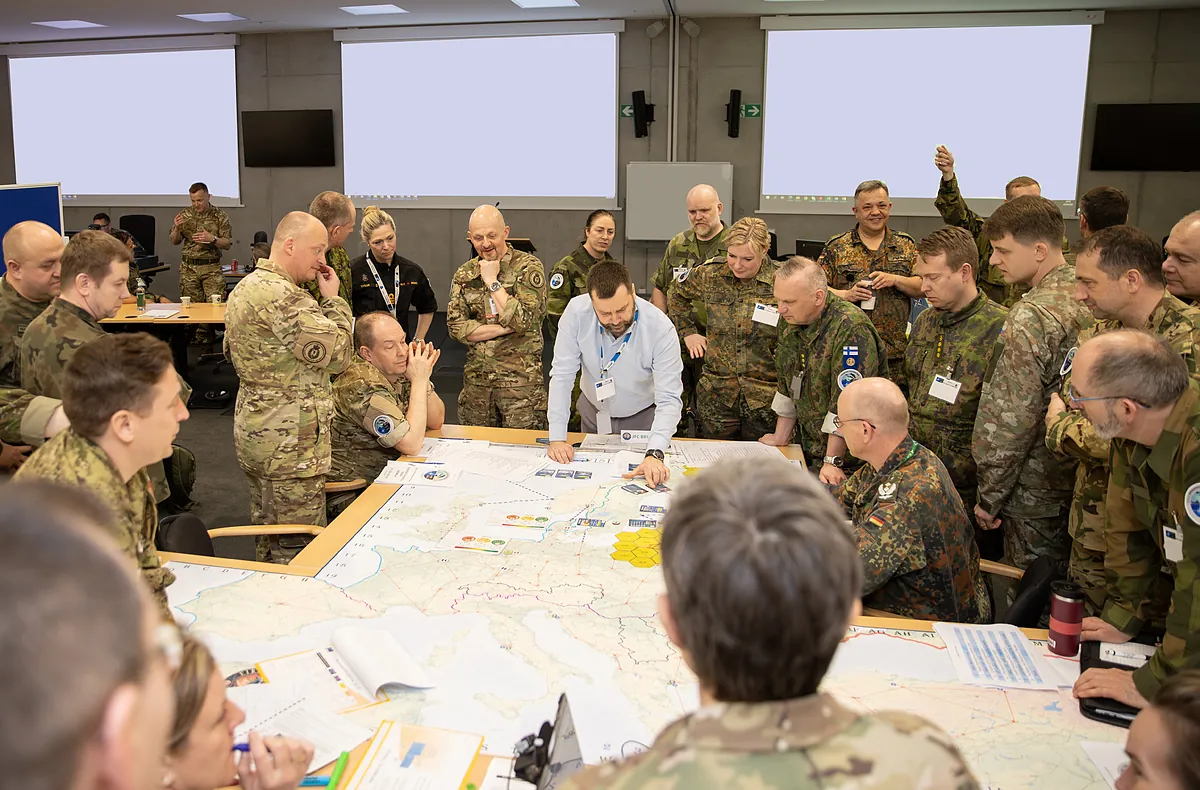 La OTAN organiza Steadfast Foxtrot, unos 'juegos de guerra' para protegerse de Rusia: "Si nos ataca ahora, las consecuencias en el lado civil serían muy serias"