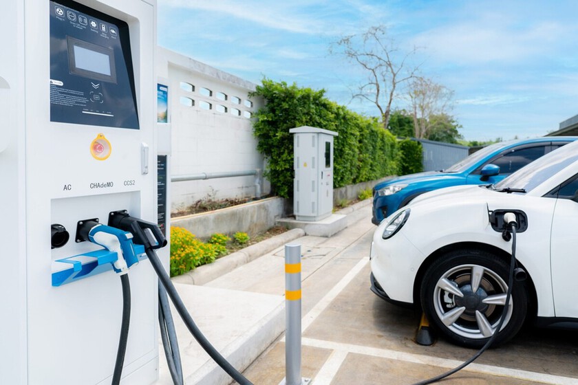 va a pagar cinco veces menos que el que tiene que repostar gasolina