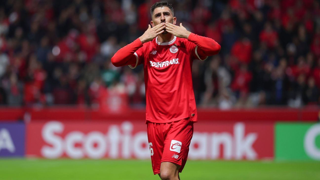 Paulinho, de Toluca, se sube a convocatoria de Portugal vs México