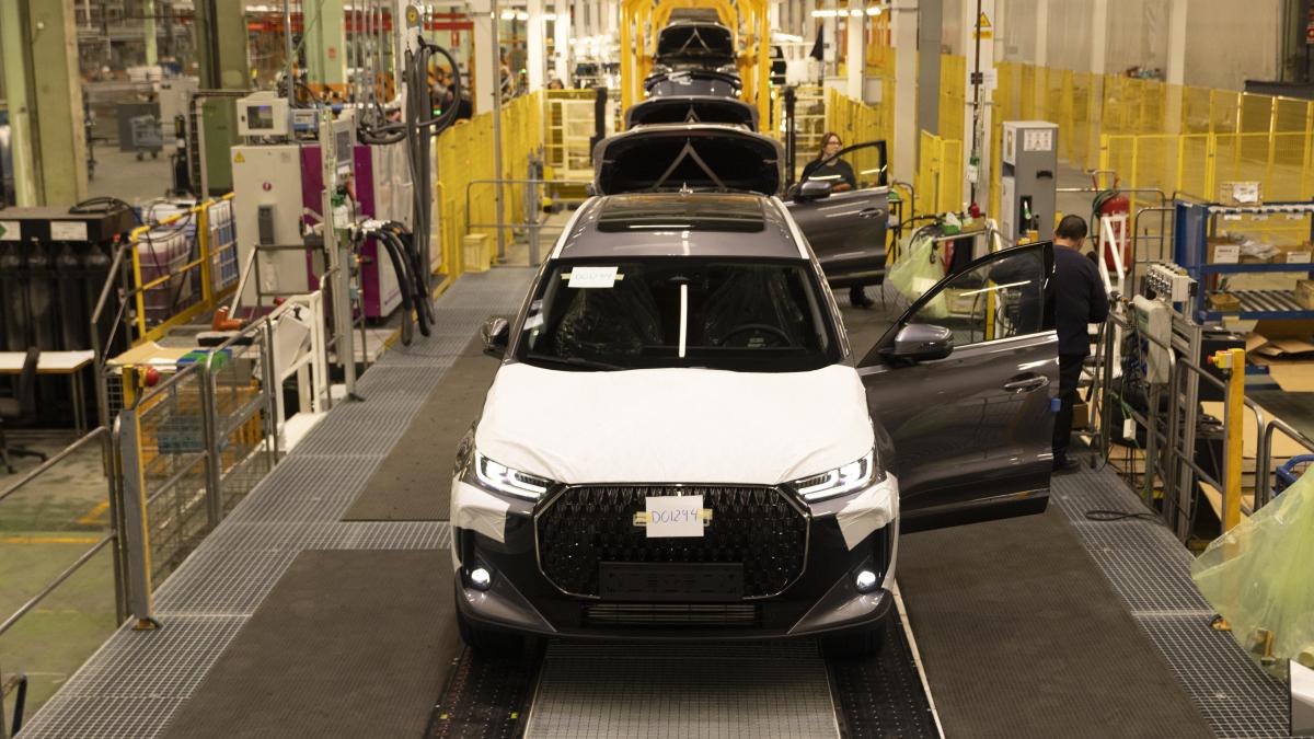 La producción de coches en febrero en España se desploma un 11%
