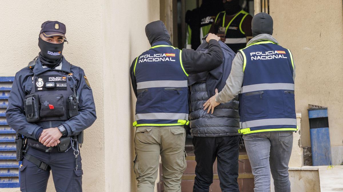 Detenido en Melilla un presunto captador yihadista que manipulaba a jóvenes a través de redes sociales