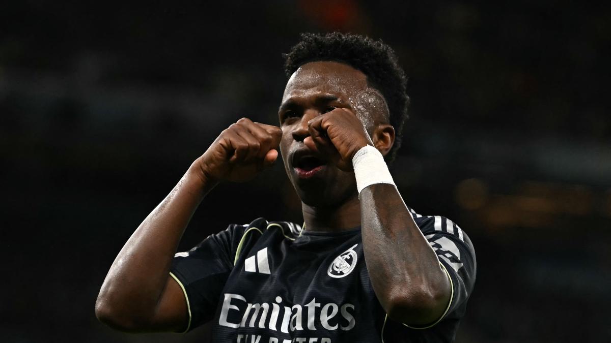 Vinícius provoca y responde a la afición del City después de marcar un penalti