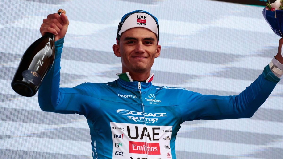 Isaac Del Toro sorprende y se convierte en líder de la Tirreno Adriático 2026