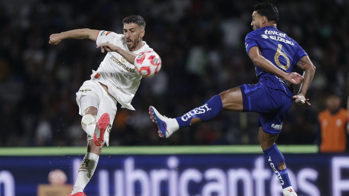 Pumas trató de quitarle el invicto al Toluca, pero falló en el intento: 2-3
