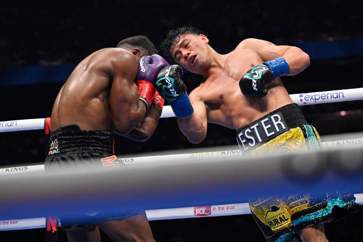 Lester Martínez reta al Canelo Álvarez