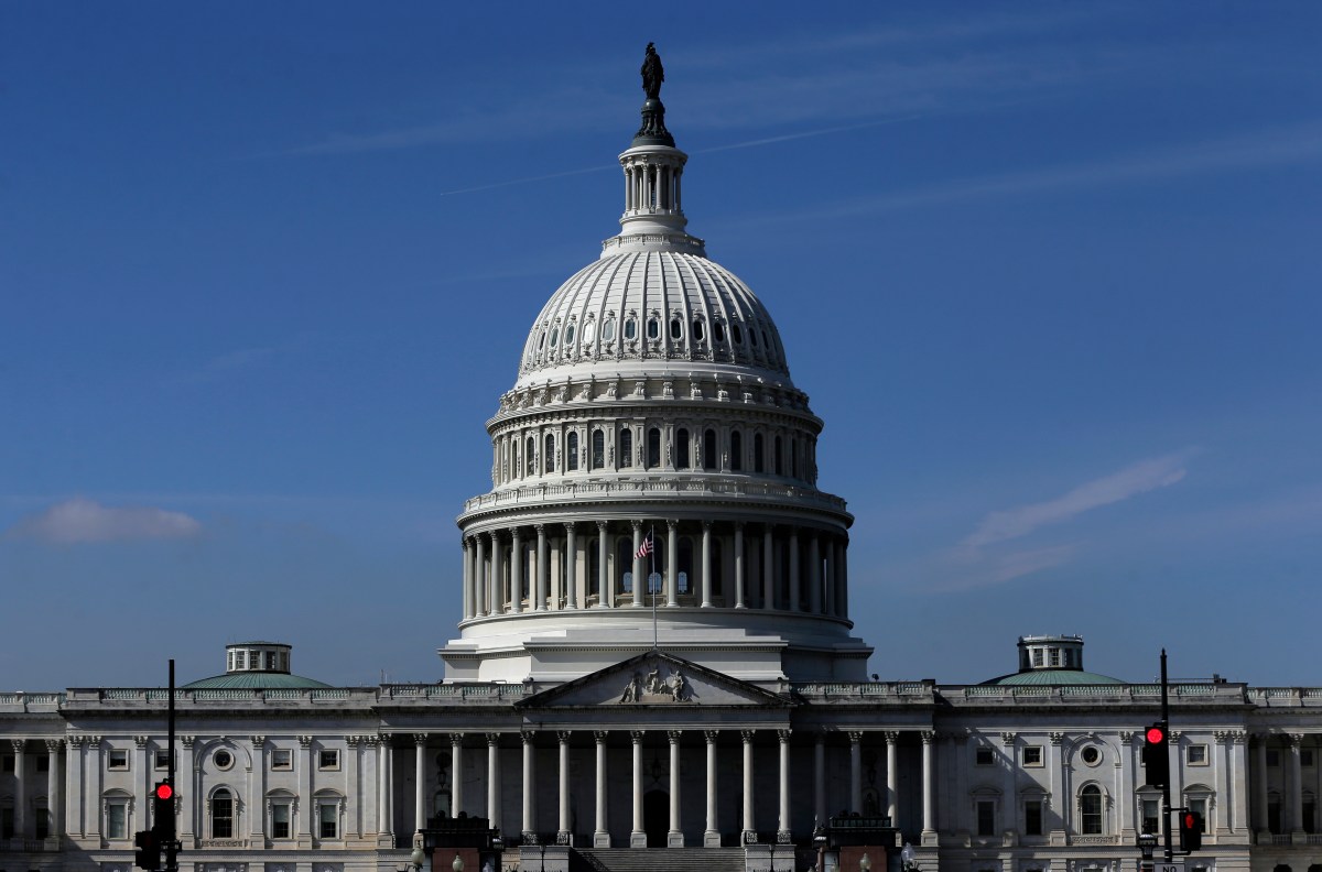 El Senado tumba resolución que buscaba impedir a Trump ordenar más ataques contra Irán