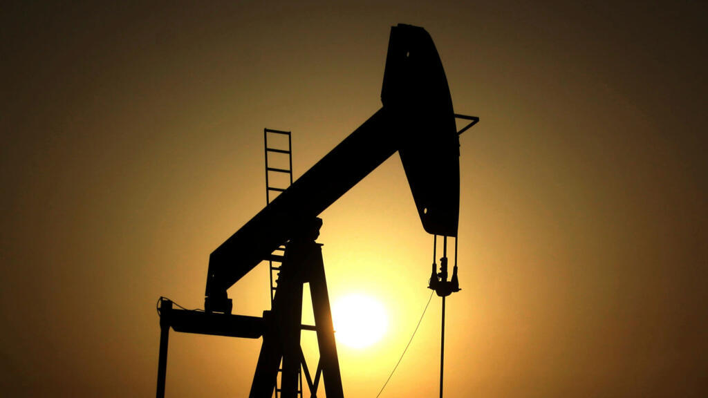 Escalada en Medio Oriente tensiona los mercados: precio del petróleo se dispara y las bolsas caen