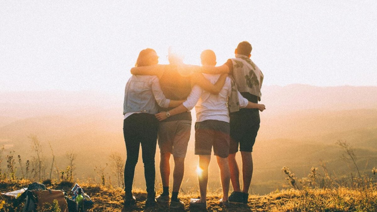 Los tipos de amigos que pasan desapercibidos, pero pueden redefinir tu equilibrio emocional
