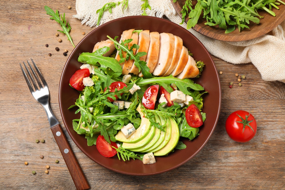 El dúo dinámico: por qué las ensaladas son la mejor combinación de la carne