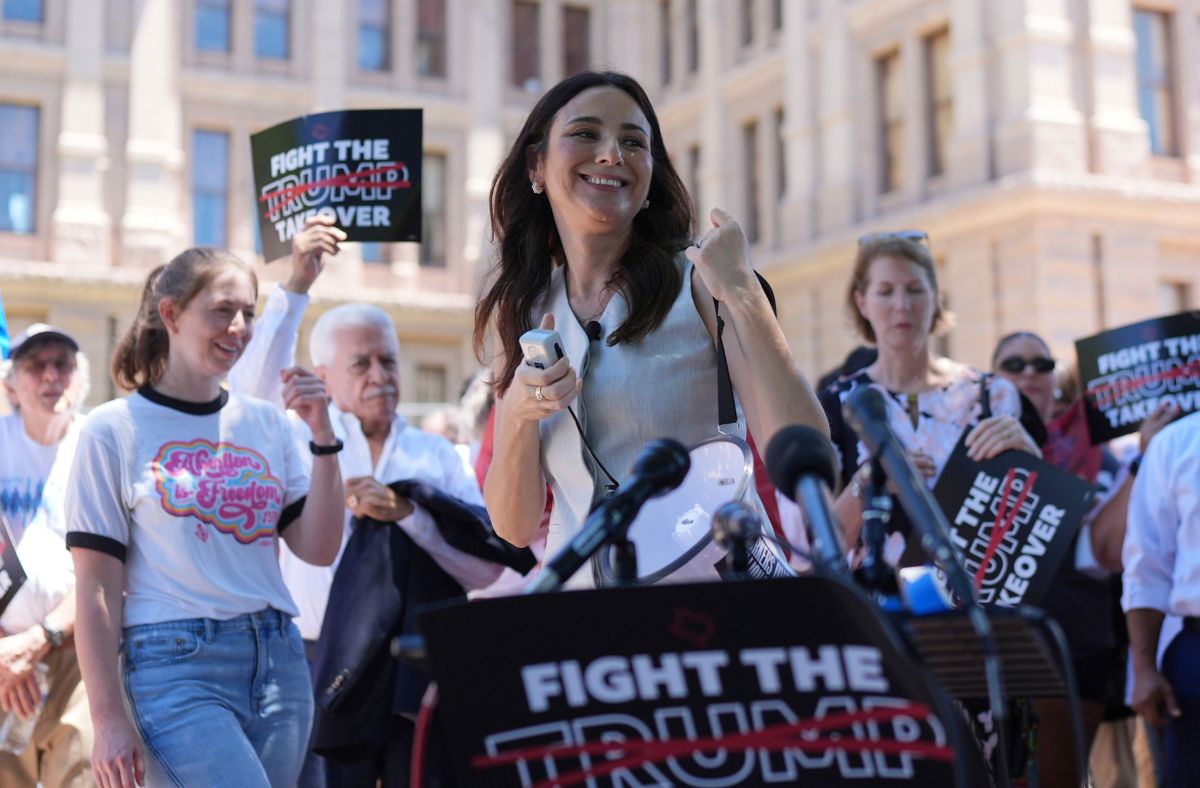 Gina Hinojosa y Greg Abbott se enfrentarán por la gobernatura de Texas