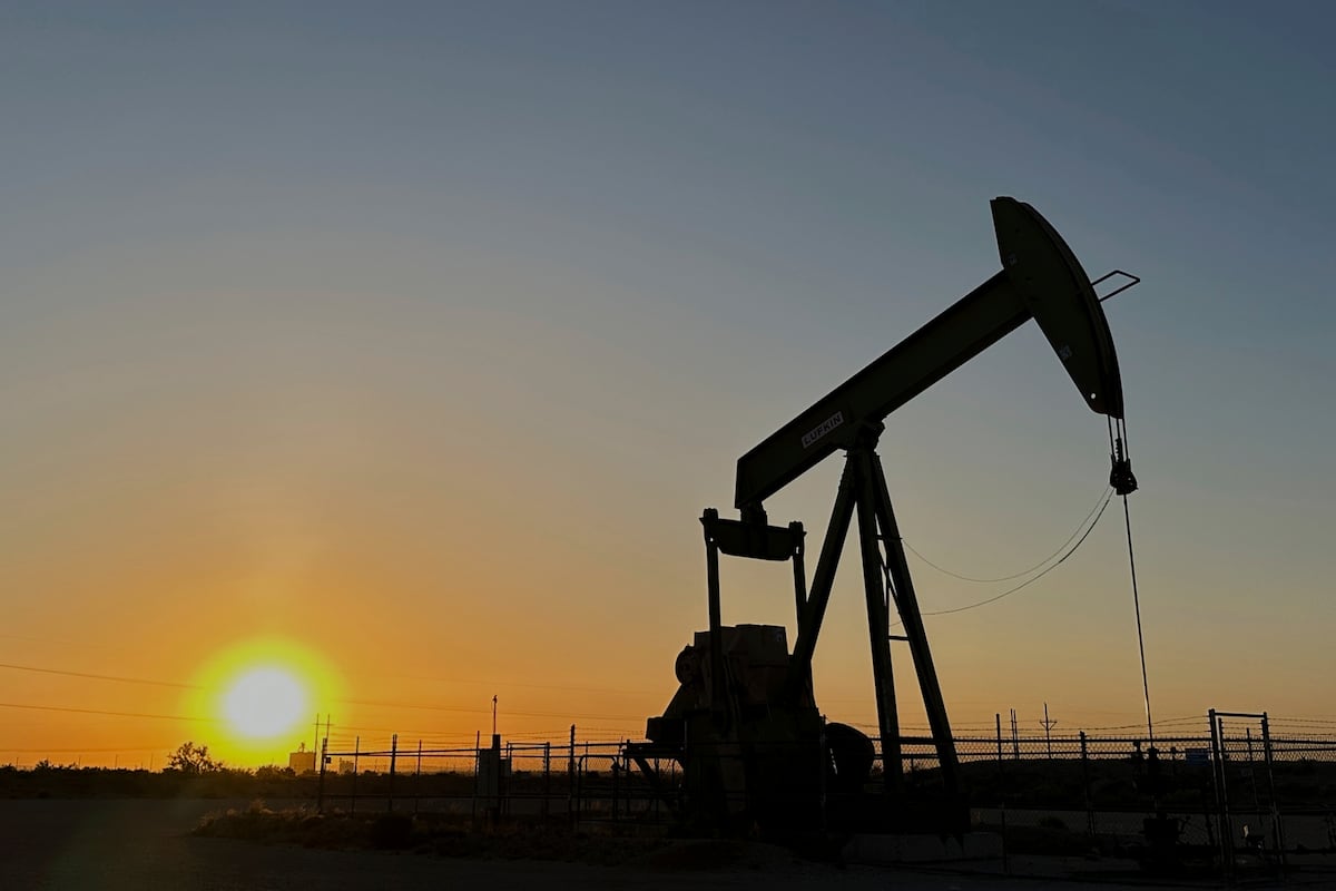 La AIE anuncia la liberación inmediata de las primeras reservas estratégicas de petróleo | Economía