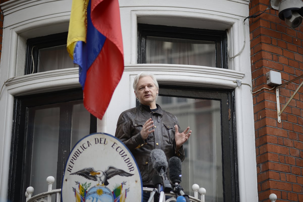 Cómo la CIA se valió de un exmilitar español para vigilar a Julian Assange | Internacional