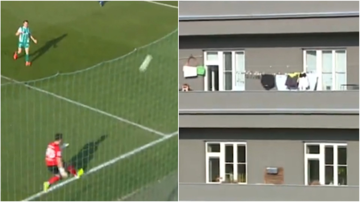 Despeja un balón y acaba en el balcón de una casa