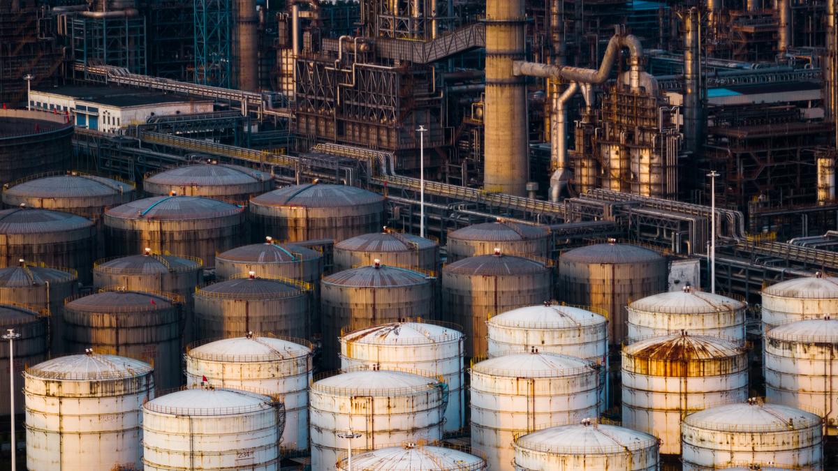 ‘Es difícil no ver un escenario donde el petróleo se mantenga muy alto durante mucho tiempo; los datos apuntan a 150 o 200 dólares por barril’