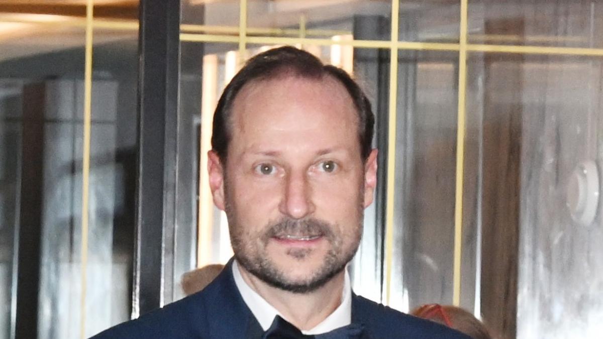 Haakon de Noruega habla de Irán y de la salud de su padre, pero no sobre su supuesta crisis con Mette-Marit