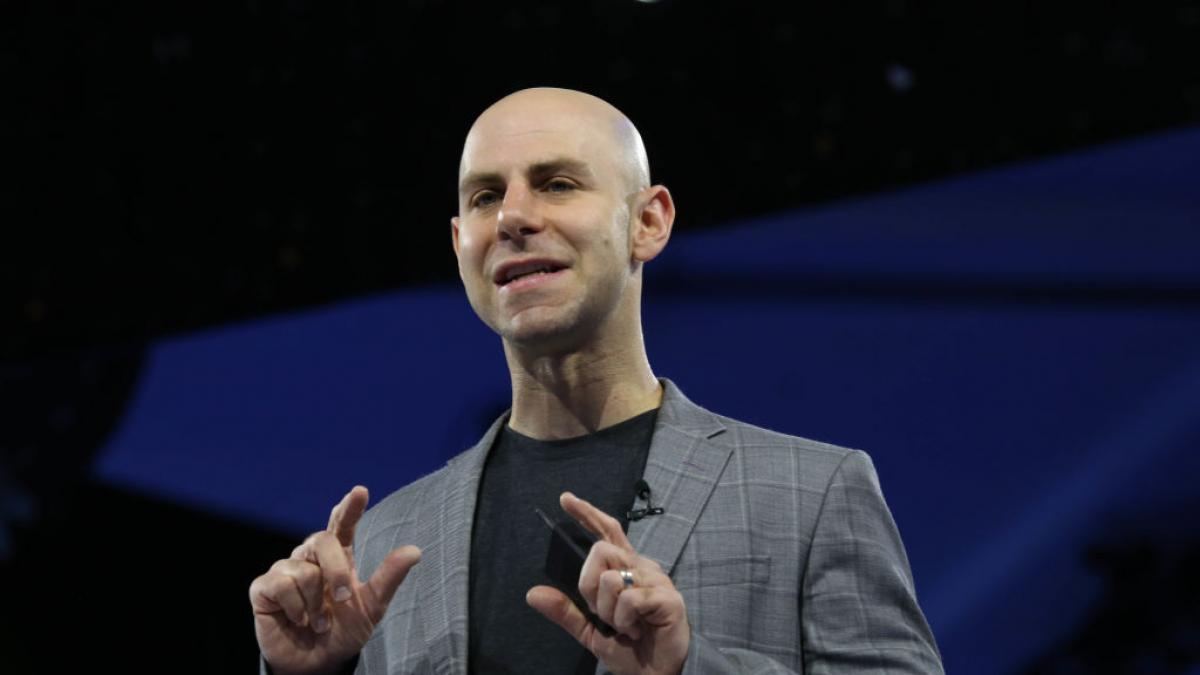 ‘Estoy perturbado por lo poco que los líderes piensan en las consecuencias de la IA para el empleo y la paz social’