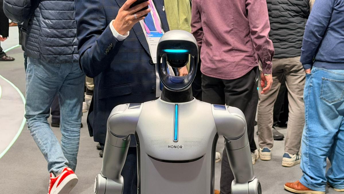 Honor se corona con el Robot Phone, su robot humanoide y el Magic V6