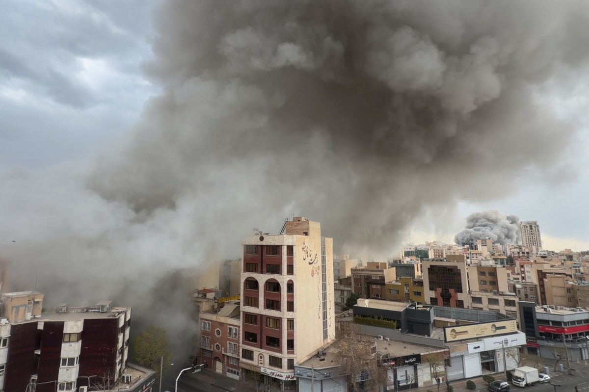 EE.UU. pide a sus ciudadanos abandonar 14 países de Medio Oriente por escalada con Irán