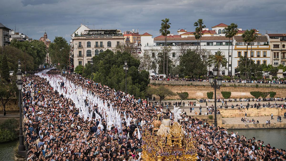 ‘Cada vez estamos convirtiendo la Semana Santa en otro elemento más de desigualdad, de distinción, de diferencias’