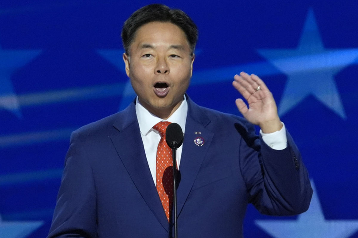 Ted Lieu, representante por California, anticipa el posible cese de Kash Patel como director del FBI