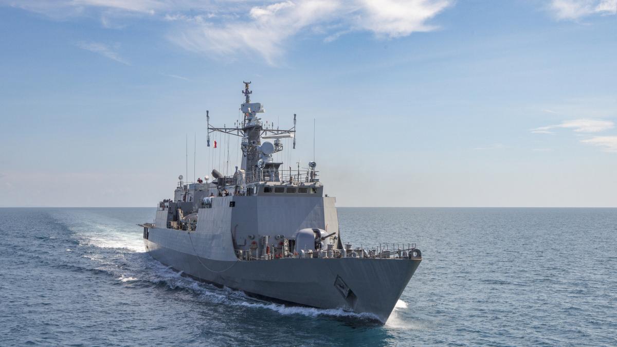 Trump anuncia la captura de un buque iraní en el golfo de Omán tras intentar romper el bloqueo naval de EEUU